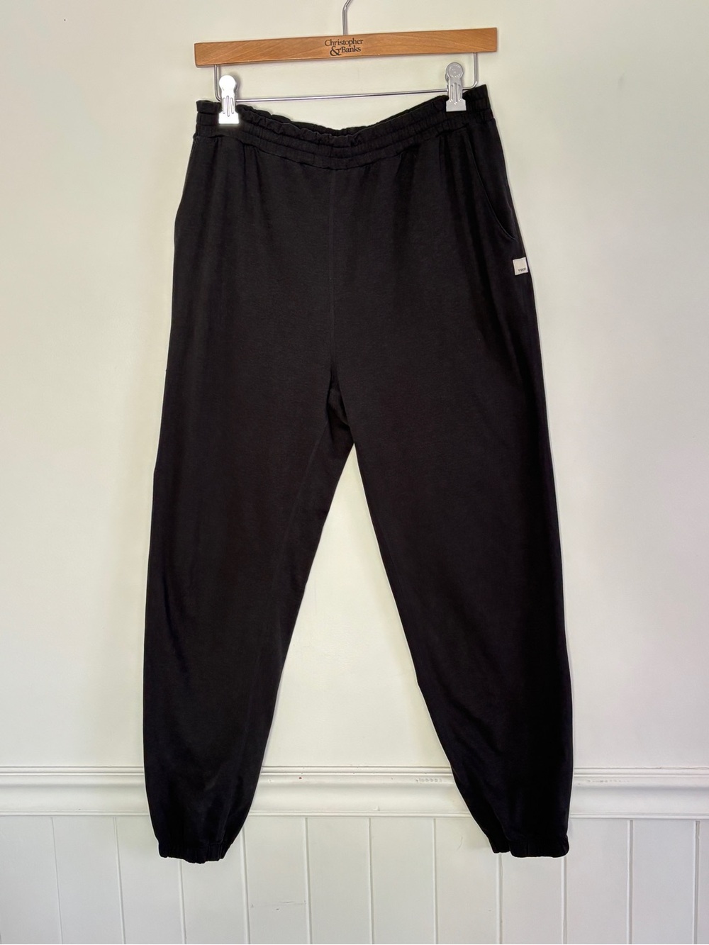 Vuori Women's Black Joggers W/Pockets Size Medium Flawed Lounge Comfy Active C12